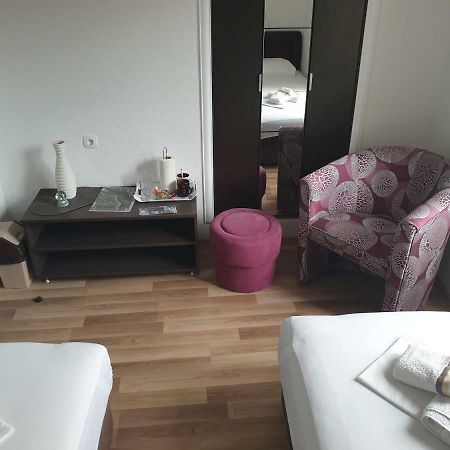 Nova Dvokrevetna Soba Sa Dva Odvojena Kreveta I Zajednickim Kupatilom Hotel Kotor Bagian luar foto