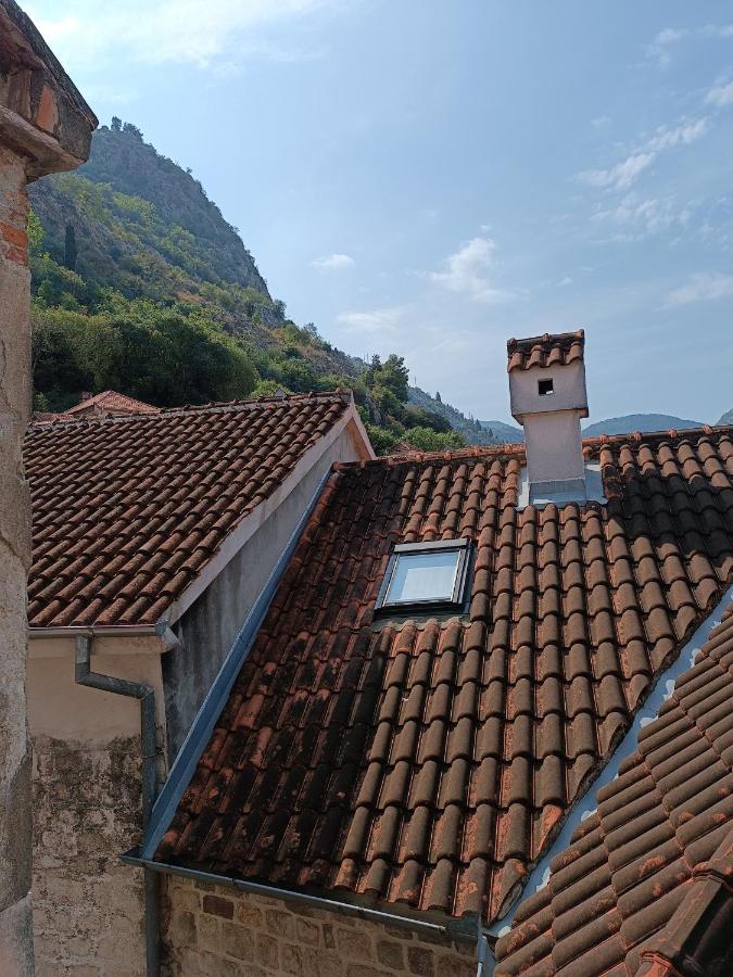 Nova Dvokrevetna Soba Sa Dva Odvojena Kreveta I Zajednickim Kupatilom Hotel Kotor Bagian luar foto