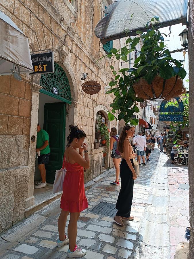 Nova Dvokrevetna Soba Sa Dva Odvojena Kreveta I Zajednickim Kupatilom Hotel Kotor Bagian luar foto